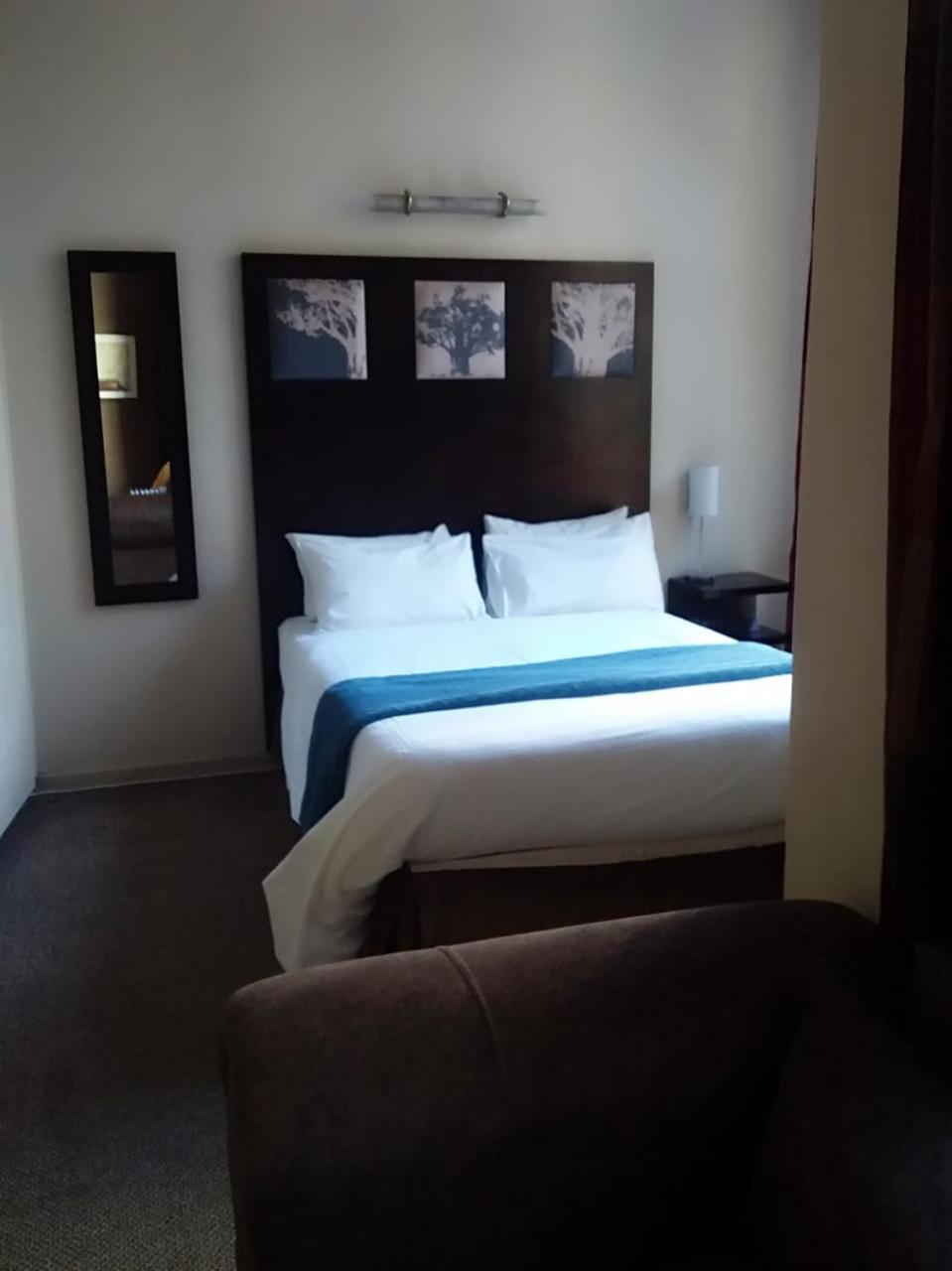 Mabungubwe Hotel Apartments - Home Away From Home Йоханесбург Екстериор снимка